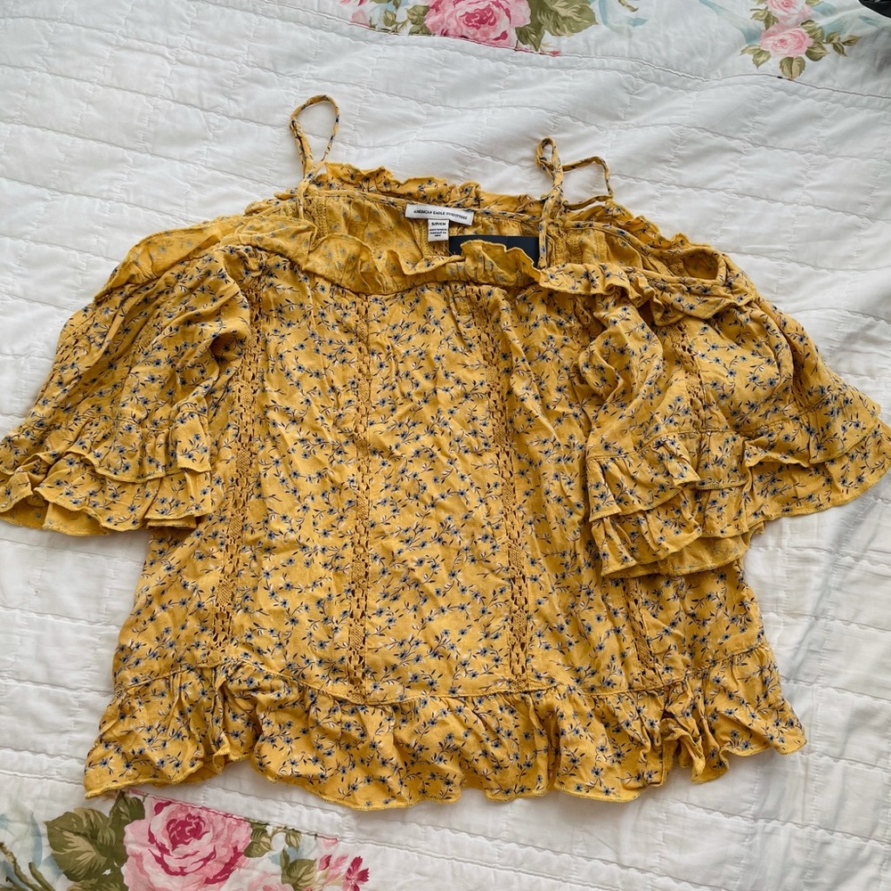 American Eagle off the shoulder top